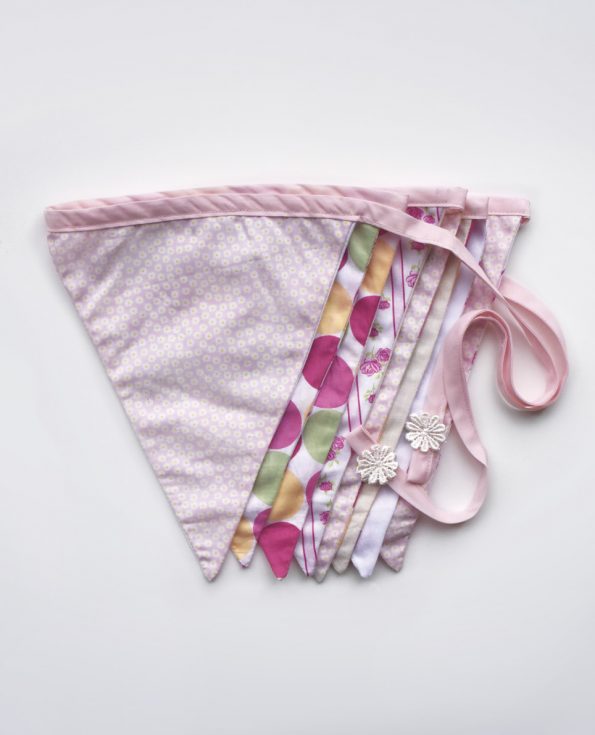 Spotty Flowers Vintage – Large flag