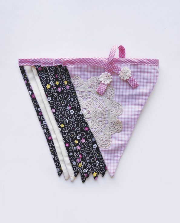 Miss Daisy Vintage – Large Flag